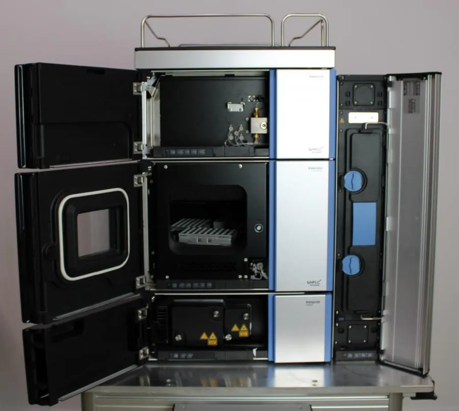 Thermo Scientific Complete Vanquish HLPC System, Column+Detector+Sampler+Pump
