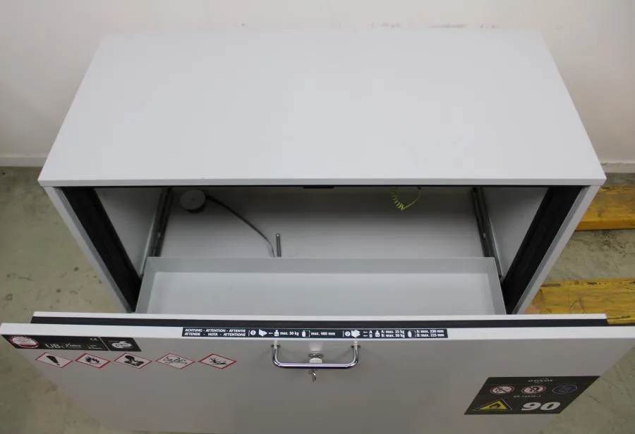Asecos Flammable Cabinet UB90.060.110.050.S one dr As-is, CLEARANCE!